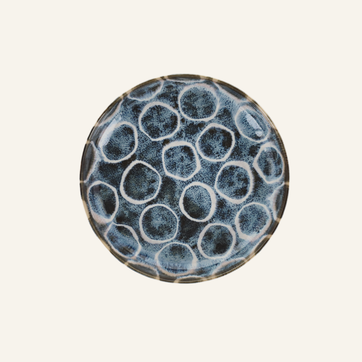 Assiette à pâtes en porcelaine Minoyaki "Momomaru", teintes inspirées d'Okinawa