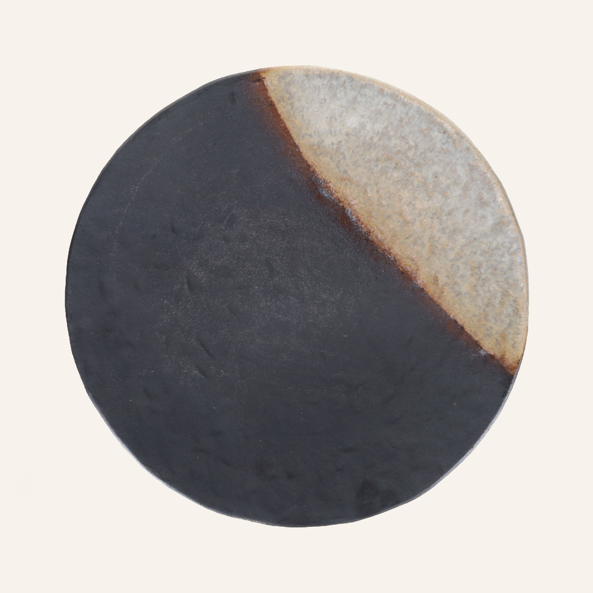 Large black ceramic Shigarakiyaki "taiyou" dish