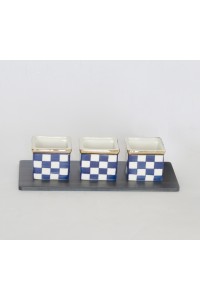 3 tasses ichimatsu en céramique et plateau en cèdre teint à l'indigo