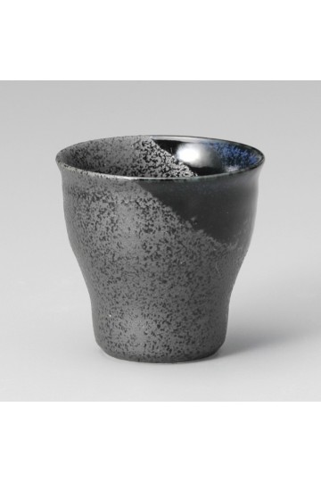 Fine earthenware sake cup Minoyaki "kurobuki"
