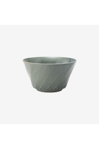 Large Porcelain Carved Grey Bowl Hasamiyaki "Choukokumon"