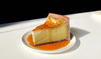 Tarte flan au matcha, yuzu et caramel au miso blanc