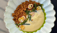 Crémeux yuzu, crumble spéculoos, chips de kumquat et Umi budo