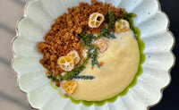 Crémeux yuzu, crumble spéculoos, chips de kumquat et Umi budo