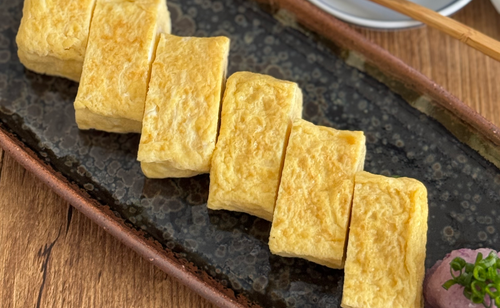 Omelette roulée japonaise au dashi