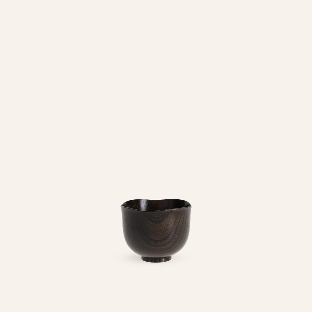 Tasse à saké en bois de zelkova japonais laqué