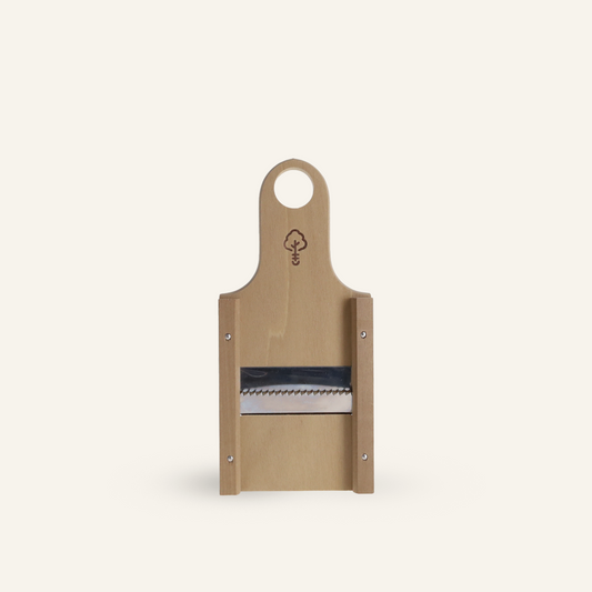 Wooden grater for julienne cutting