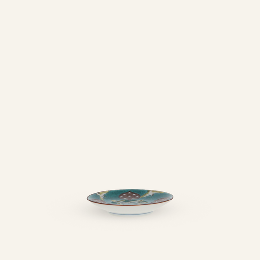 Small Kutaniyaki porcelain plate "Tsuru"