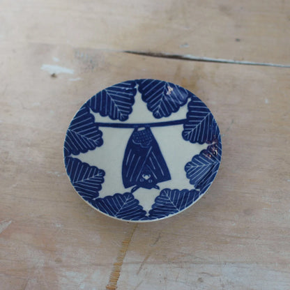Petite assiette en porcelaine motifs "Chauve-souris"