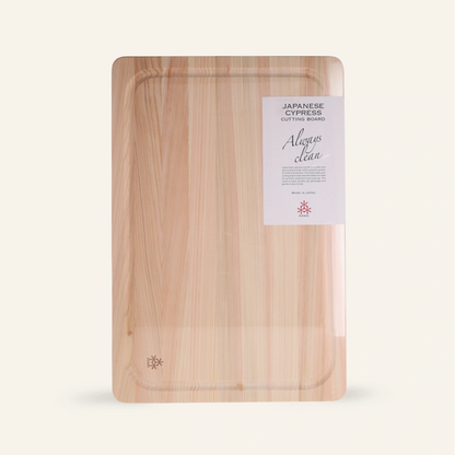 Planche à découper en bois hinoki avec rigole