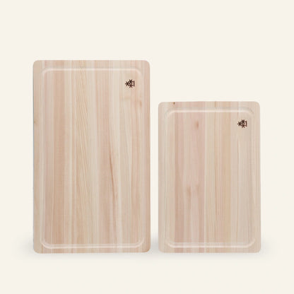 Planche à découper en bois hinoki avec rigole