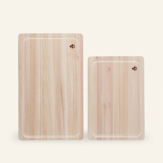 Planche à découper en bois hinoki avec rigole