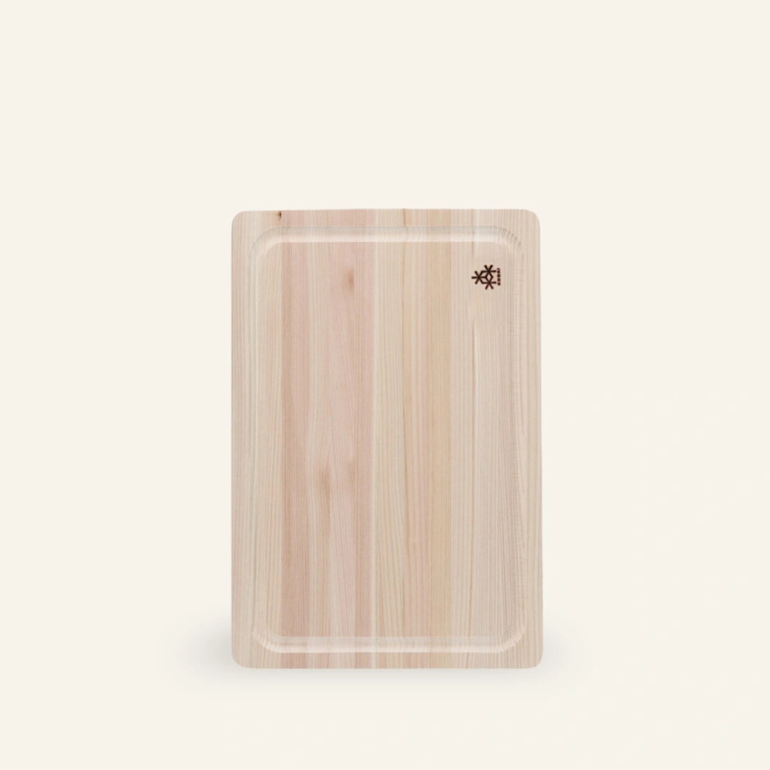 Planche à découper en bois hinoki avec rigole