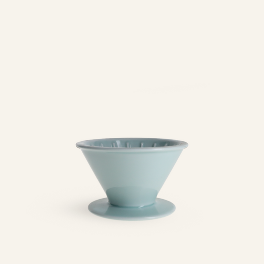 Hasamiyaki porcelain dripper "Essence of life"