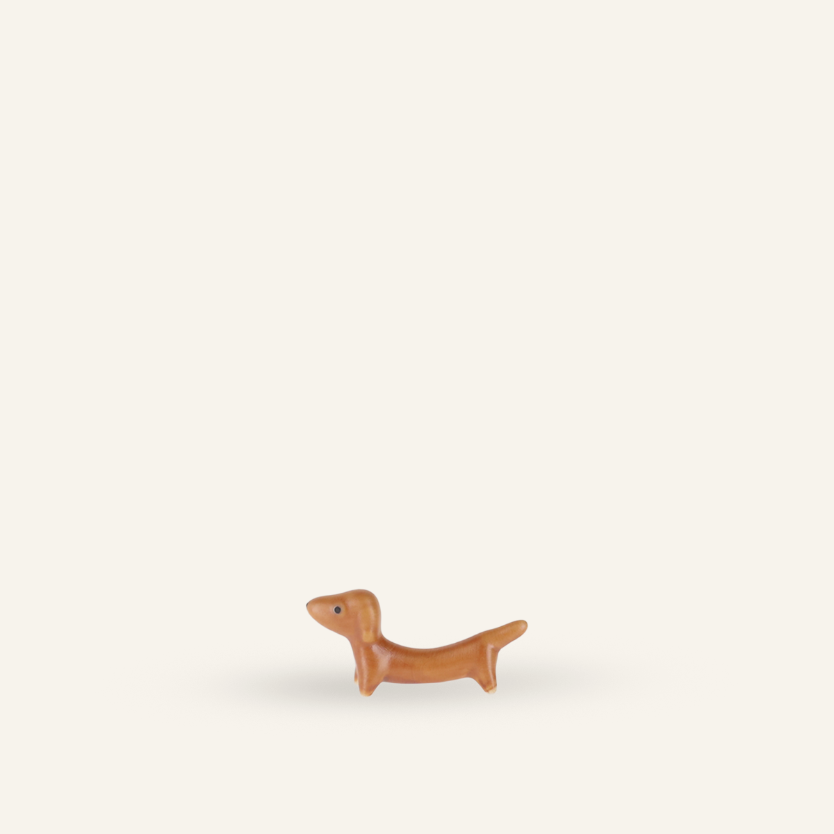 Hasamiyaki porcelain chopstick rest "Dachshund"