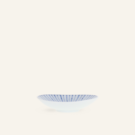 Small oval Hasamiyaki porcelain plate "Tokusaran"