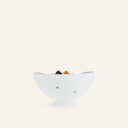 Hasamiyaki porcelain bowl "Neko"