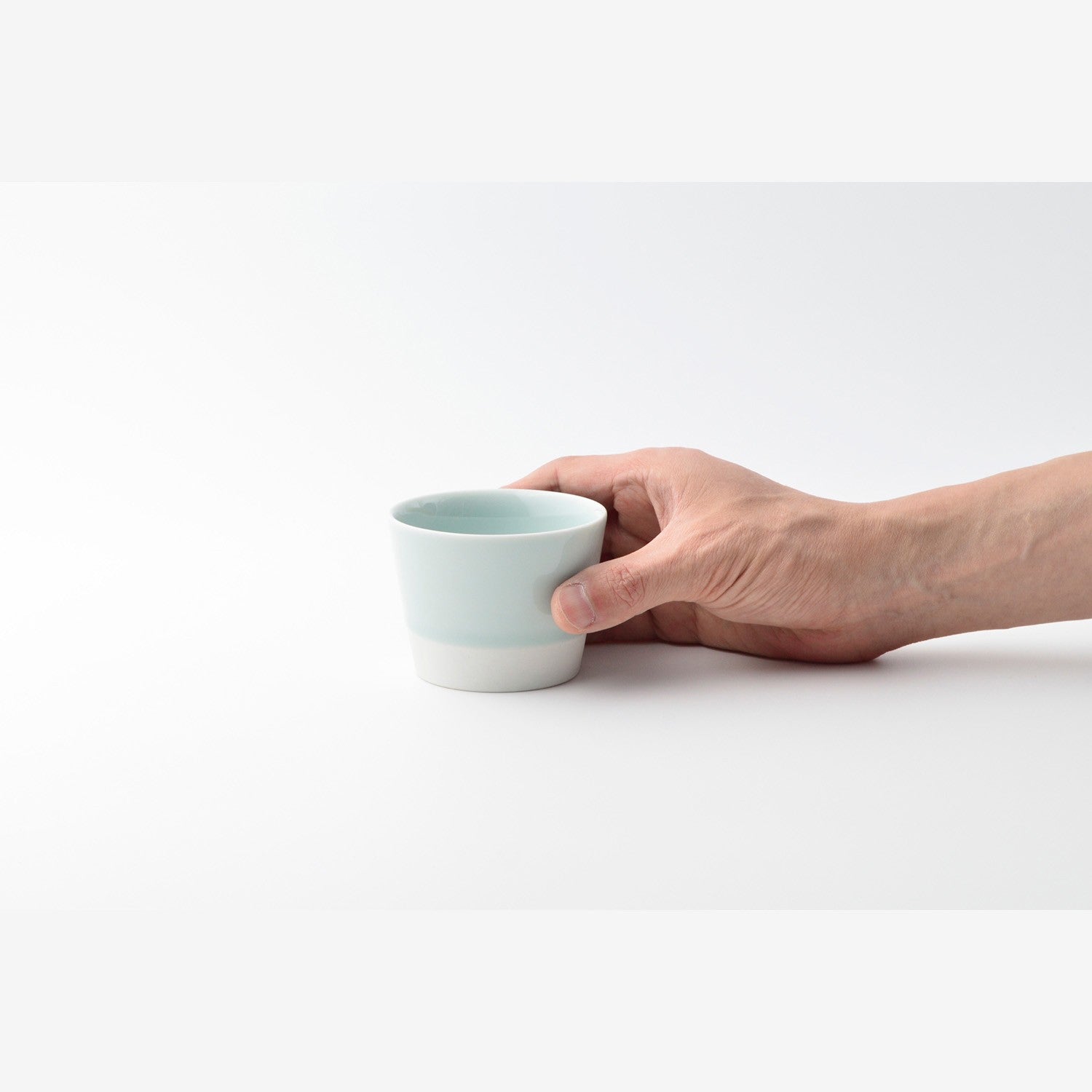 Tasse bleue en porcelaine Hasamiyaki "Essence of life"