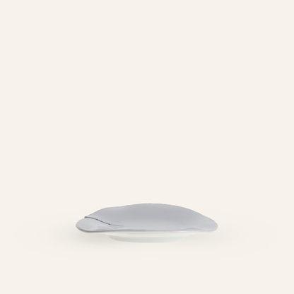 Petite assiette découpée en porcelaine Minoyaki "Hirari"