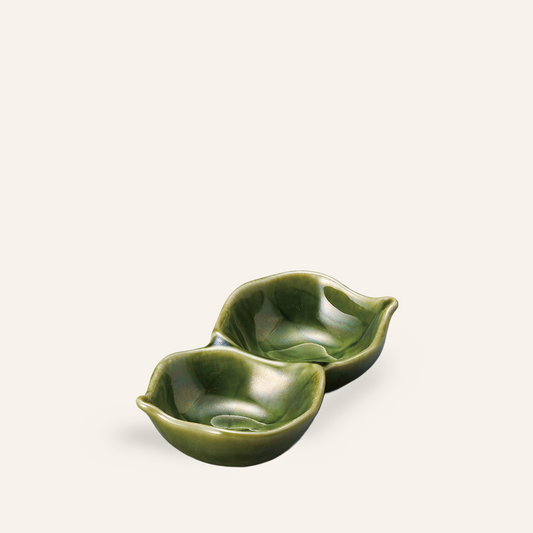 Two small leaf-shaped bowls, fine earthenware Setoyaki "konoha"