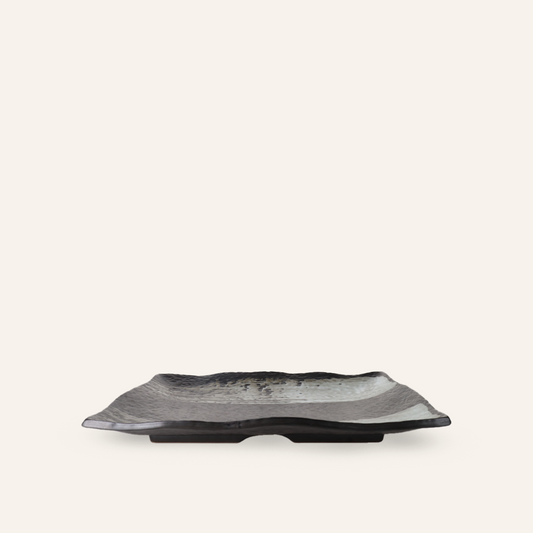Large rectangular black earthenware plate, Bankoyaki "tsume"