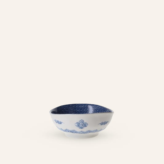 Small Minoyaki “seigaiha” porcelain bowl