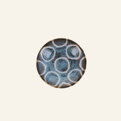 Petite assiette en porcelaine Minoyaki "Momomaru", teintes inspirées d'Okinawa