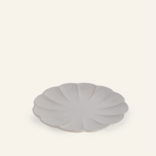 Assiette faïence fine en forme de chrysanthème
