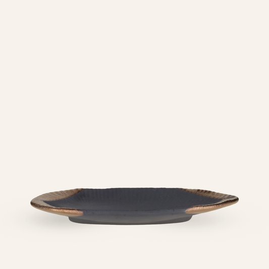 Assiette en forme de feuille faïence fine Minoyaki "ibushi"