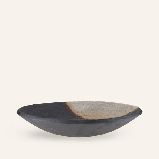 Large black ceramic Shigarakiyaki "taiyou" dish