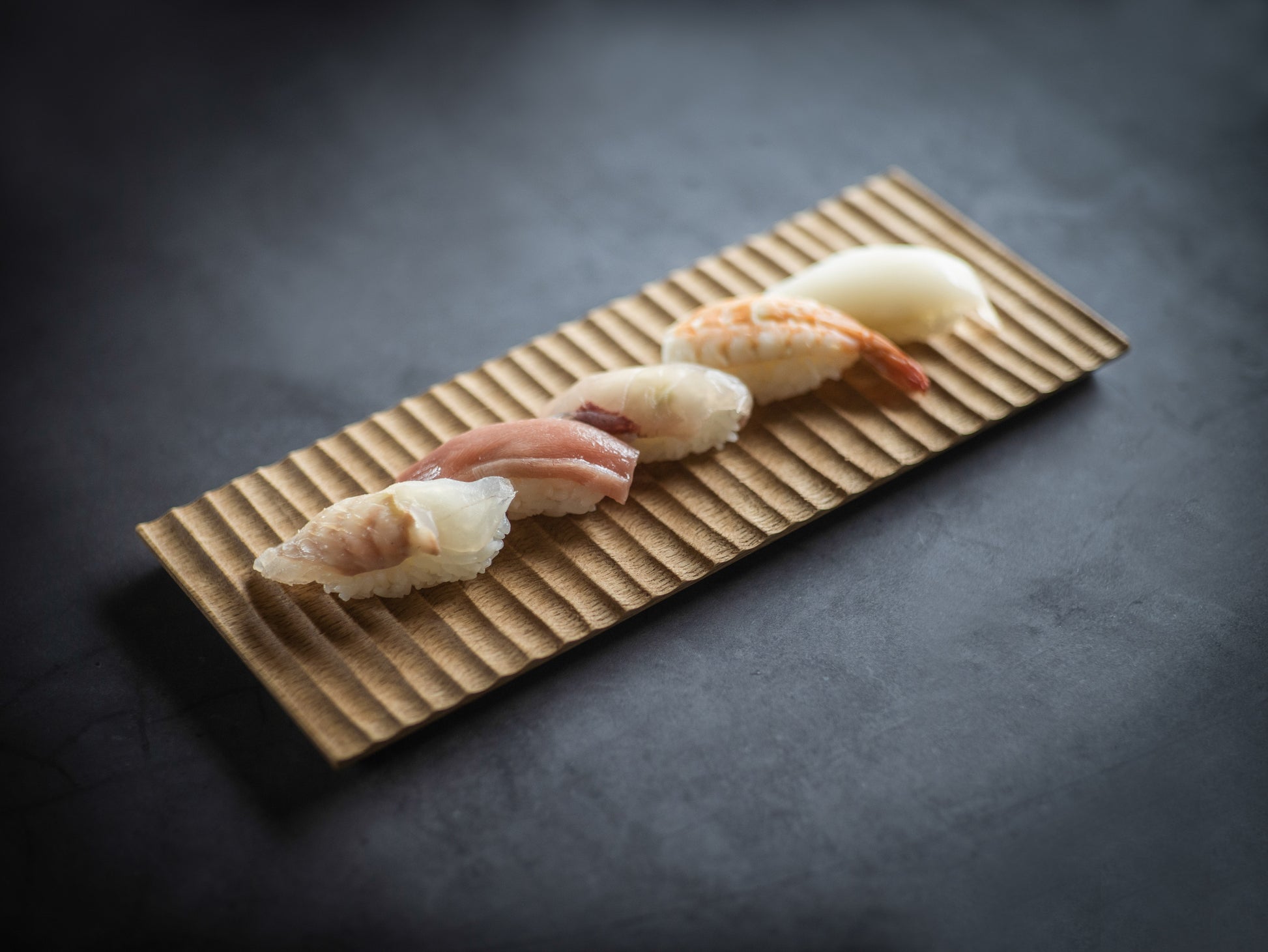 Plat en chêne strié S