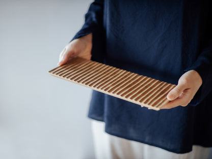 Plat en chêne strié S