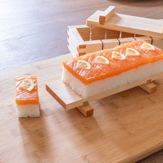 Presse a oshizushi en cyprès Hinoki (5 sushis)
